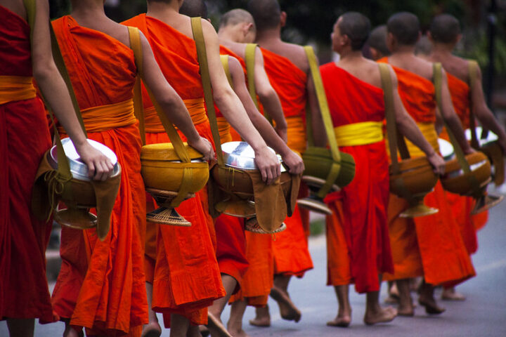 Luang Prabang monaci 2